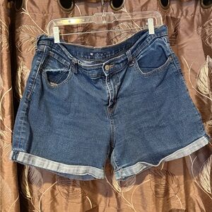 Old Navy Women's Blue Denim Shorts Size 16